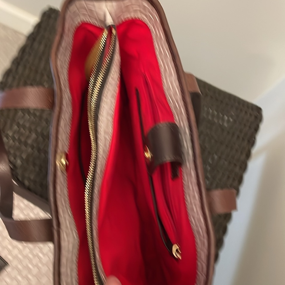 Dooney & Bourke large tote with wristlet - Picture 5 of 6